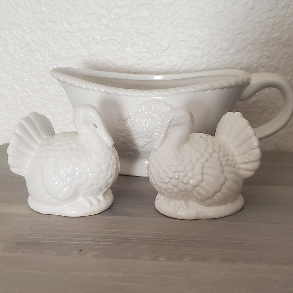 Turkey Gravy Boat & Salt & Pepper Shakers